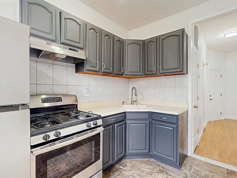 454 77th St #3 — Photo 3