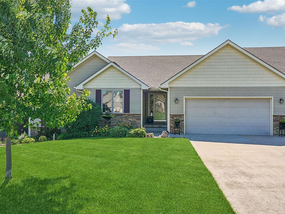 1st image of 1906 SE Snowberry Ln