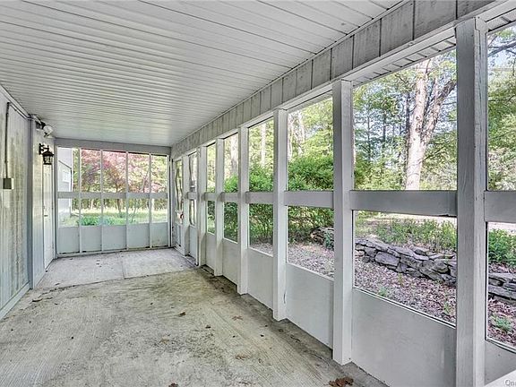 2nd image of 551 Hill Ave