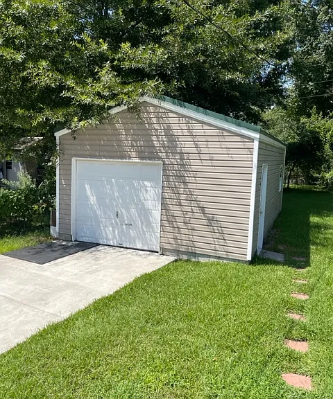 114 Beaufort Dr — Photo 8