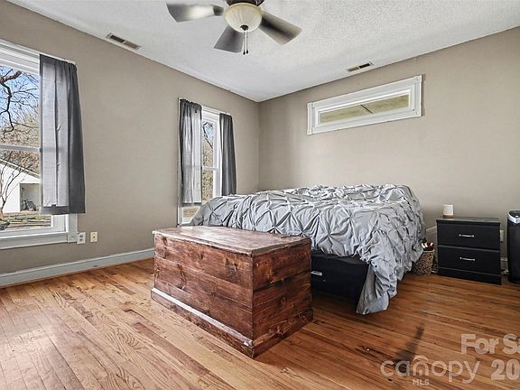 4th image of 612 Ross St