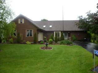 3956 Elaines Way, Slinger, WI 53086