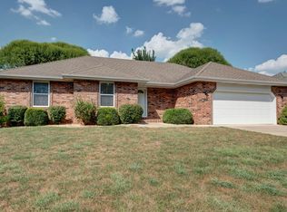 3563 W Vincent Dr, Springfield, MO 65810