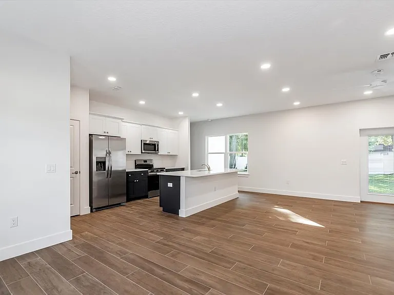 1709 Holly Rd — Photo 20