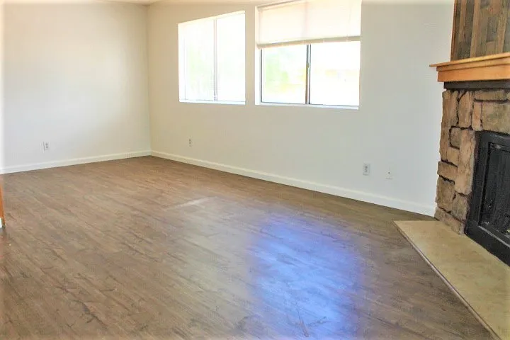 349 Gahart Dr #B — Photo 5