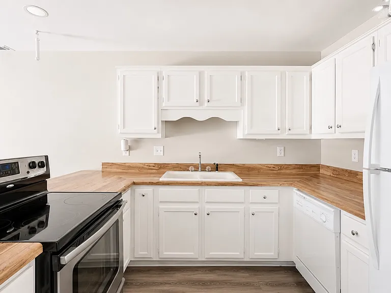 8124 Stonebrook Dr #1 — Photo 4
