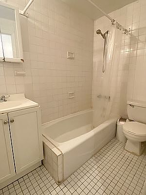 3rd image of 233 W 19th St APT 10