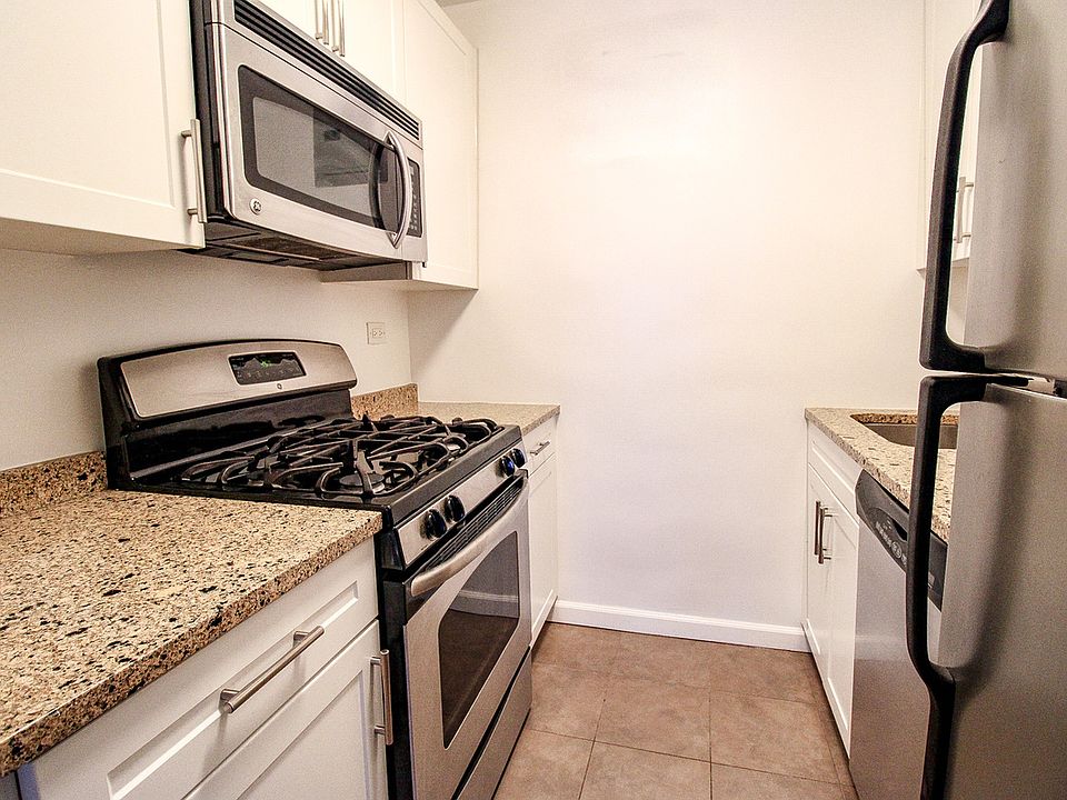 1st image of 320 E 58th St APT 10C