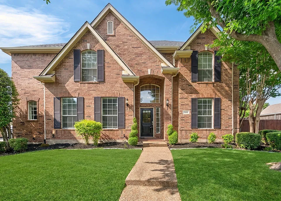 1203 Rainforest Ln