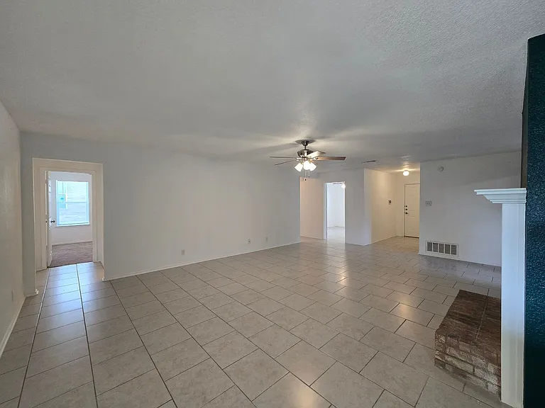 3906 Kevin Shaw Dr — Photo 12