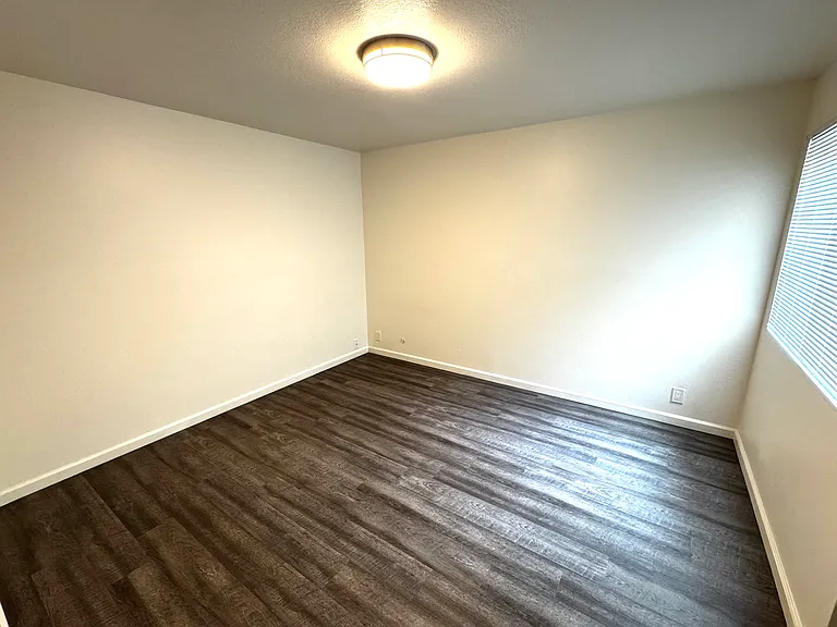 169 S Parkview Ave #4 — Photo 4
