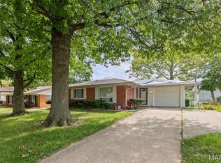 20 Potomac Dr, Fairview Heights, IL 62208
