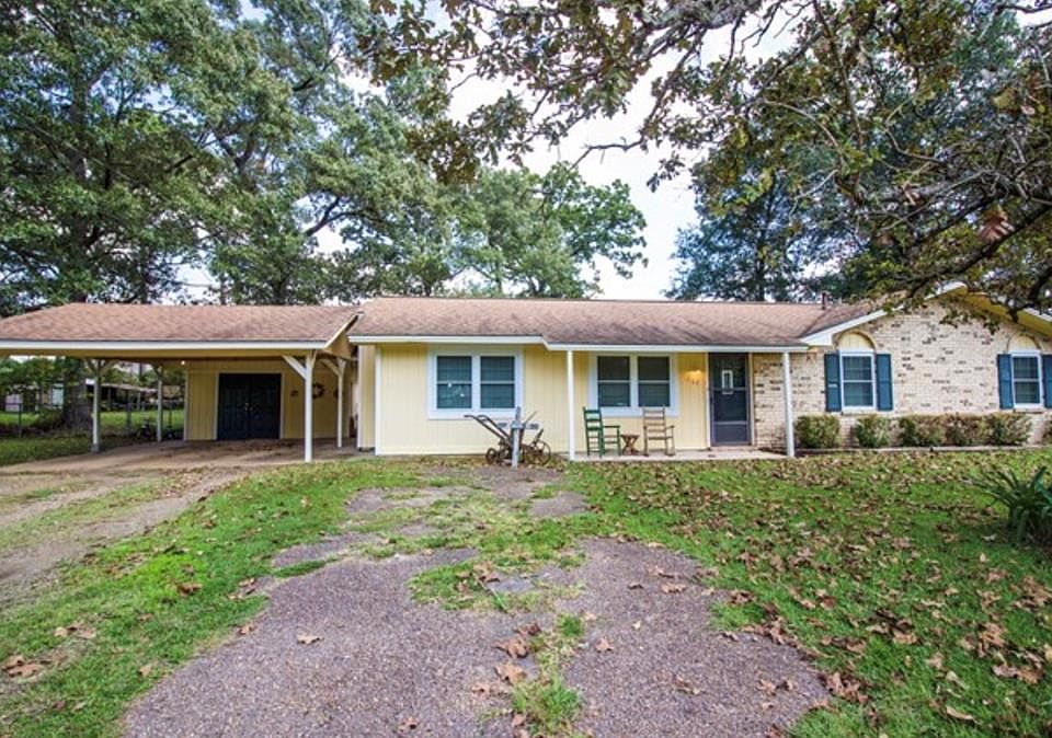 1st image of 267 Oakland Cir