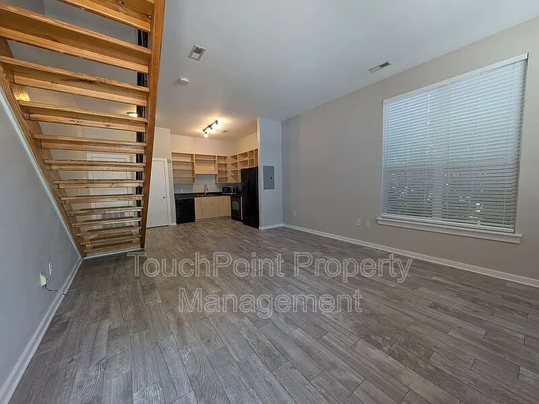 1020 E 36th St — Photo 2