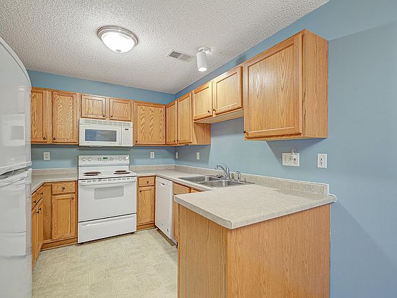 3rd image of 1526 Praha St SE