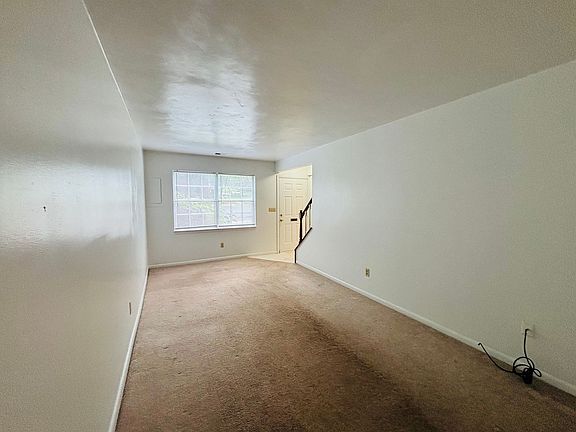 3rd image of 470 Charles St