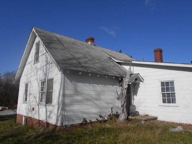 2nd image of 125 Doolittle St