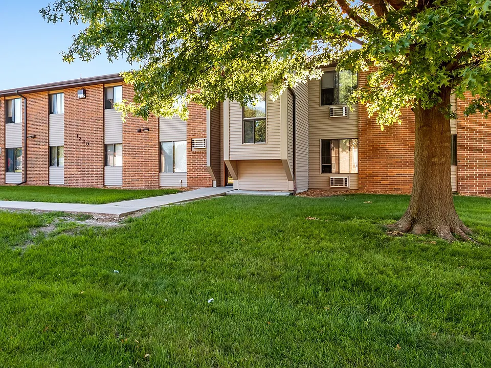 1220 Hardin Dr