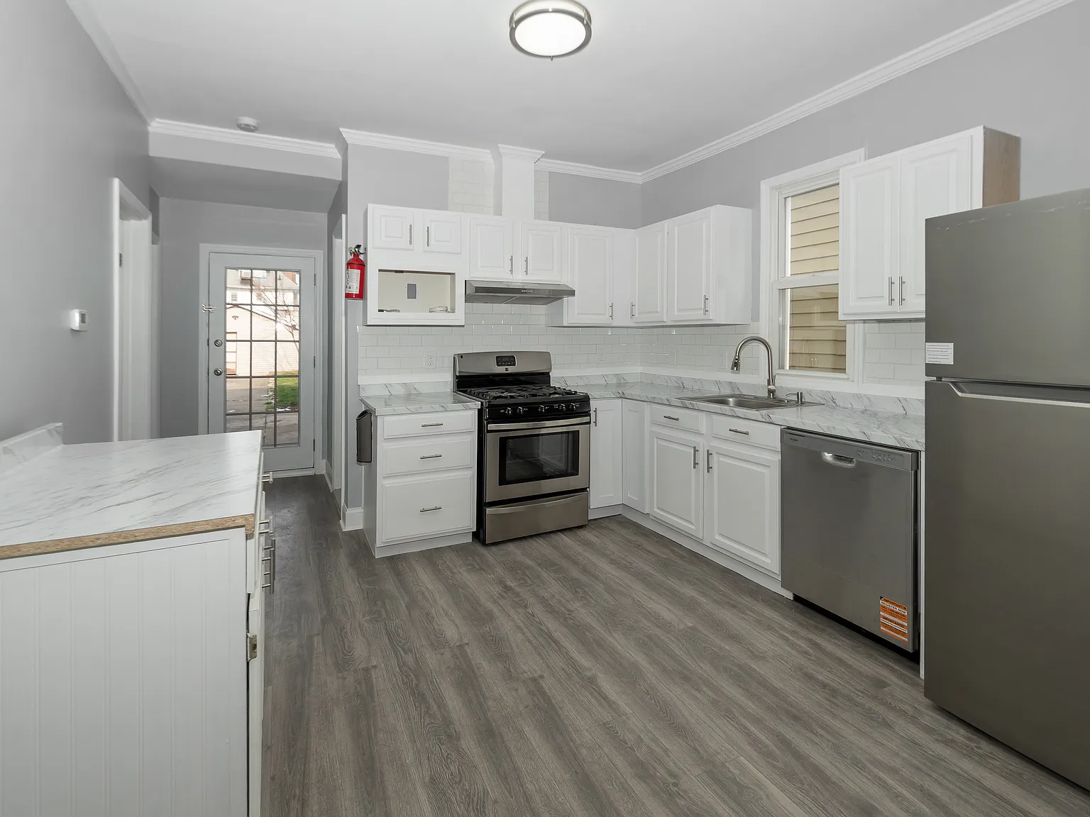 2 bed, $2,500 — Photo 3