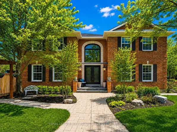 1256 Fieldcrest Ln, Oakville, ON L6M 2L8