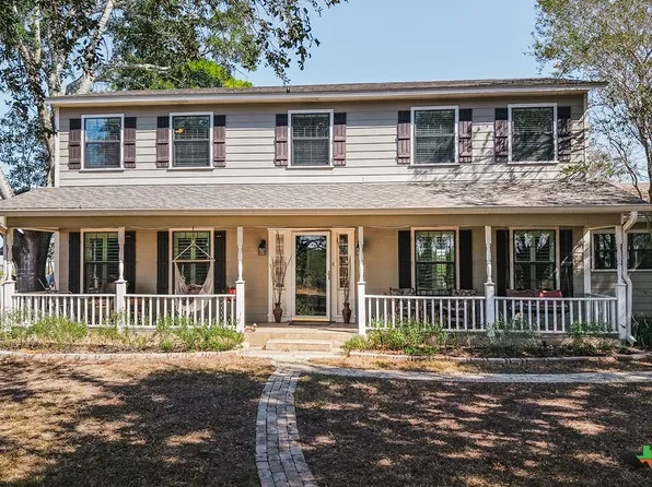 1439 Dagg Rd, Yoakum, TX 77995