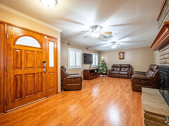 4th image of 2037 Fairway Dr