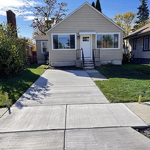 557 White Ave — Photo 1