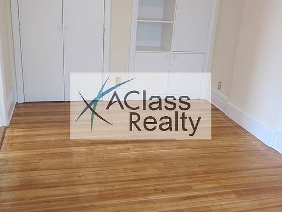 4th image of 2624 Hoyt Ave S #2F
