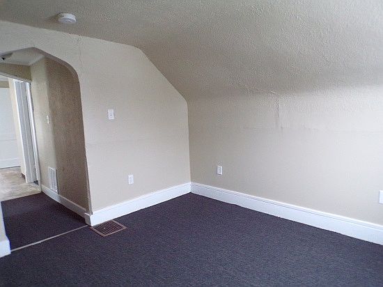 3rd image of 1717 Walnut Ave #2