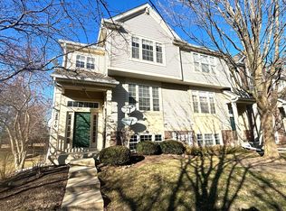 2810 N Greenwood Ave, Arlington Heights, IL 60004