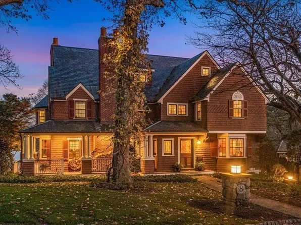 8 Niles Ln, Winchester, MA 01890