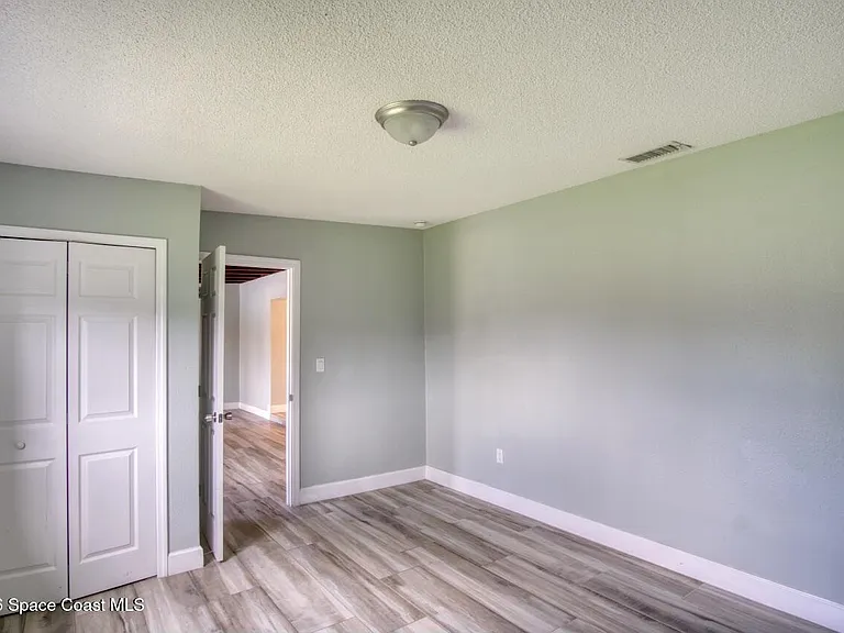 341 W Arlington St — Photo 10