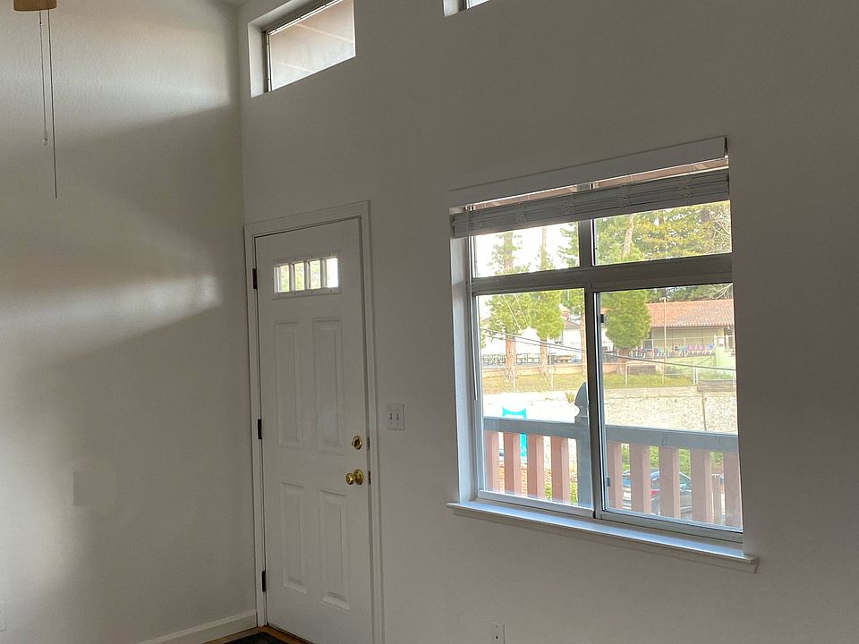 Entrance Living Room