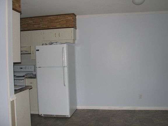 4th image of 9 Amber Ln APT A