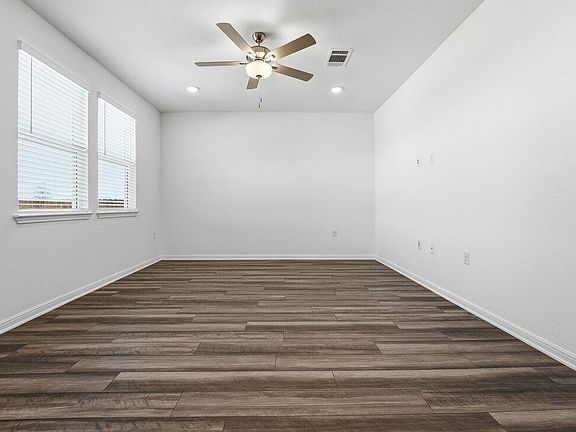 5th image of 1720 Lorant Ln