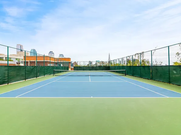 4-74 48th Avenue image 8 of 9