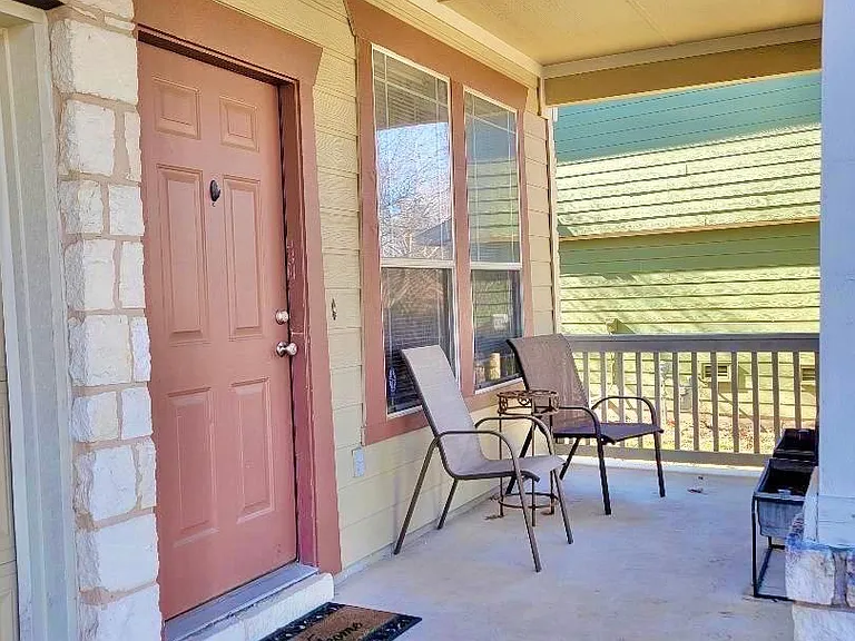 2203 Hazen Ln — Photo 2