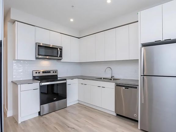 3rd image of 1514 McCallum Rd #502
