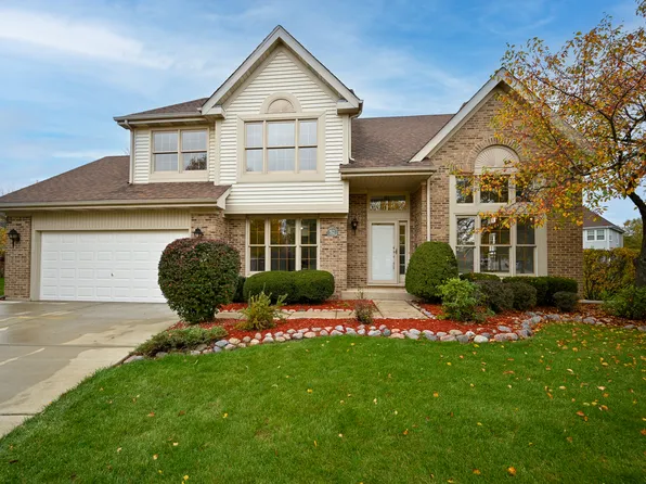 52 Nicolette Ave, Schaumburg, IL 60173