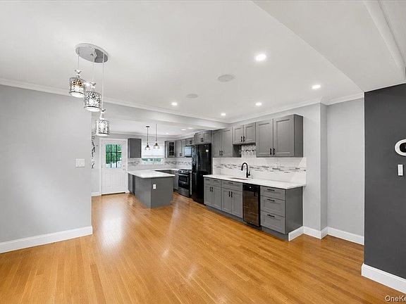 2nd image of 2565 Westervelt Avenue