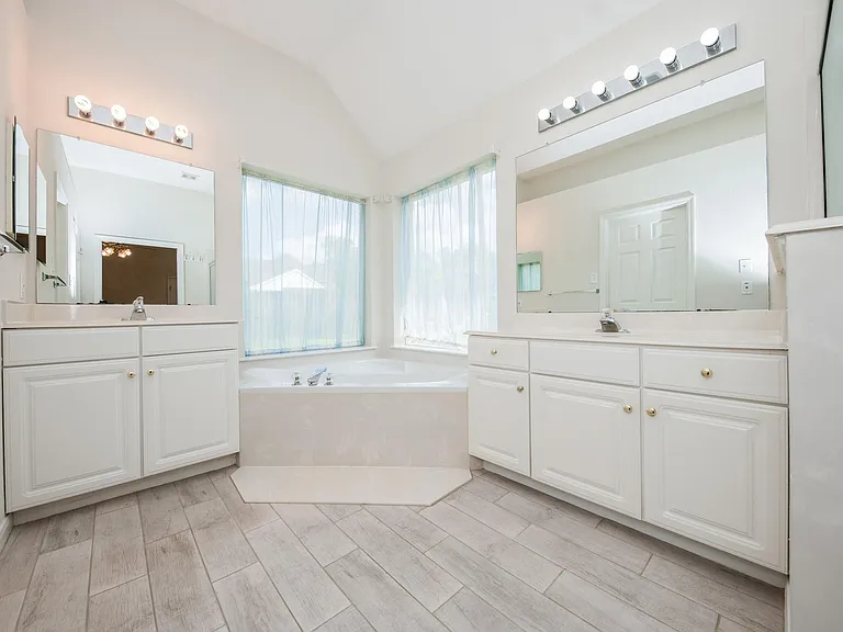 703 Acacia Pl — Photo 11