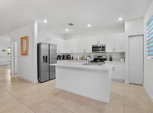 15959 SW 2nd St, Pembroke Pines, FL 33027
