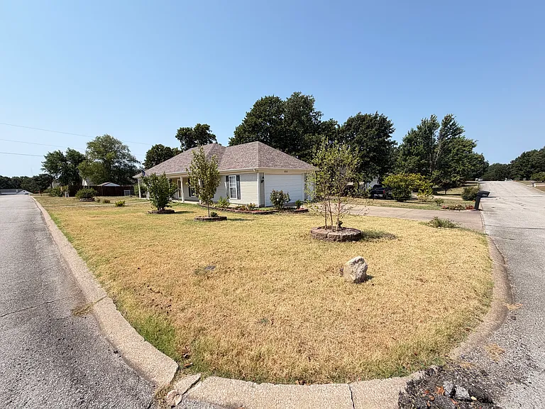 1810 W Marigold Dr — Photo 25