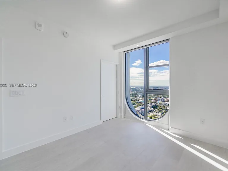 700 NE 24th St #5107 — Photo 35