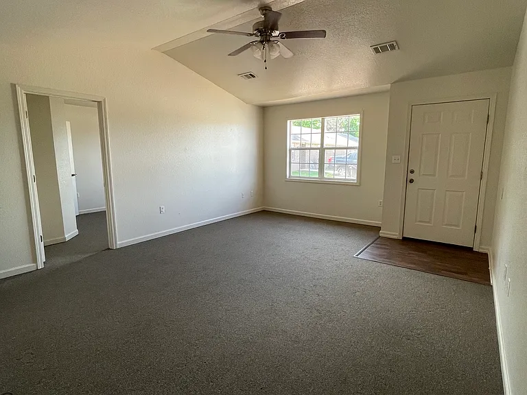 1000 N 40th St #2 — Photo 3