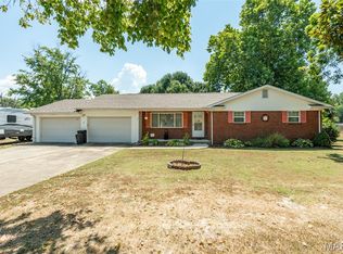 54 County Road 560, Poplar Bluff, MO 63901