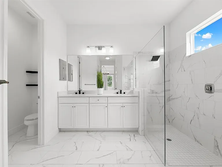 13744 Old Creek Ct — Photo 21