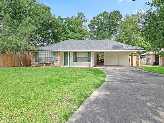 3rd image of 1402 Broadmoor Blvd