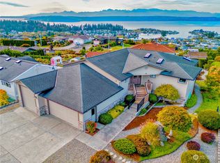 38027 Vista Key Dr NE, Hansville, WA 98340