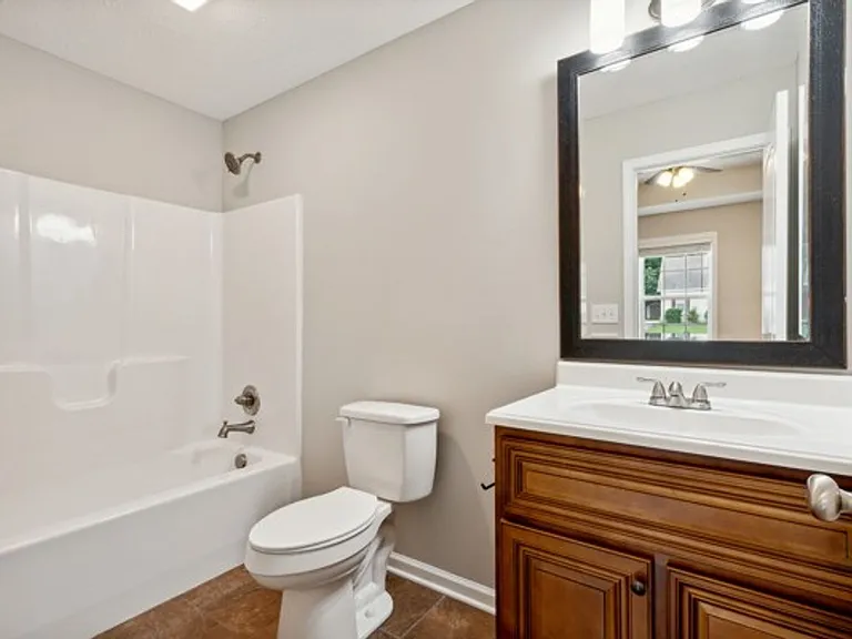 257 Williamsburg Cir — Photo 37